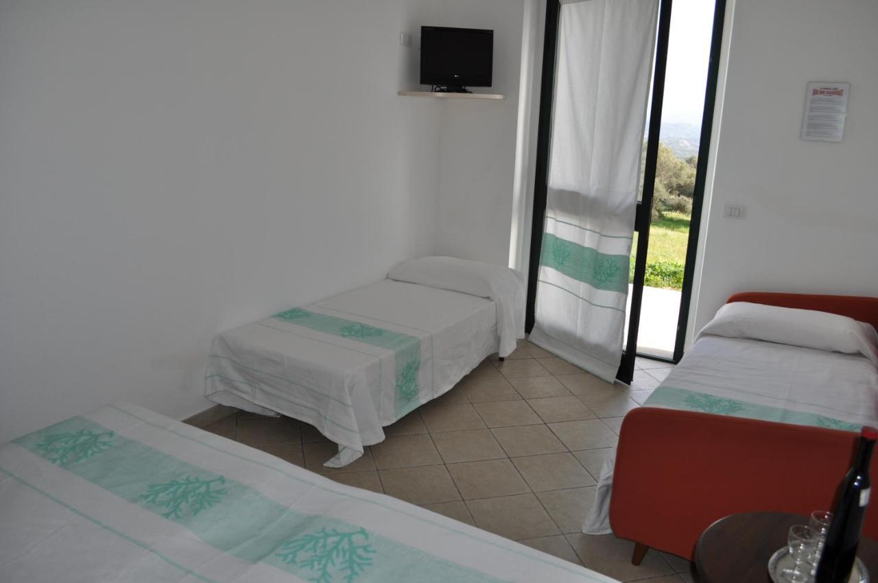 La Striscia Larga Bed & Breakfast San Pasquale Bagian luar foto