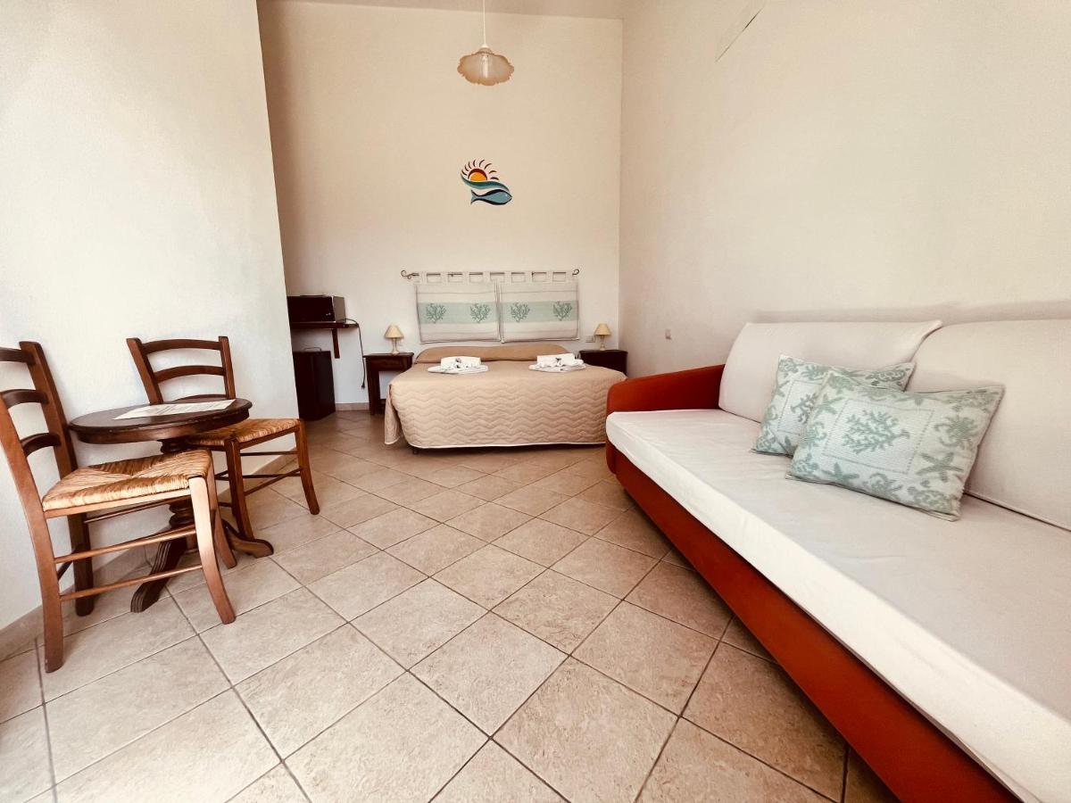 La Striscia Larga Bed & Breakfast San Pasquale Bagian luar foto
