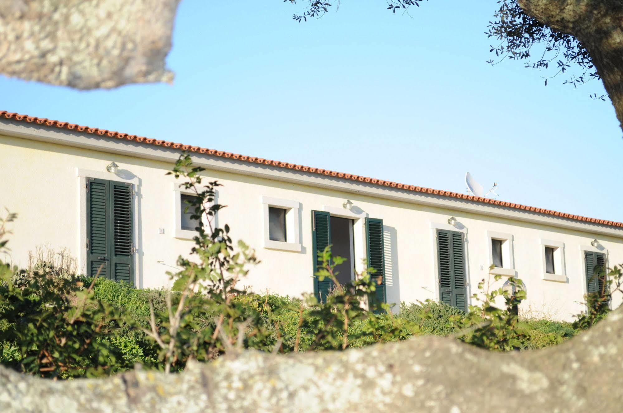 La Striscia Larga Bed & Breakfast San Pasquale Bagian luar foto